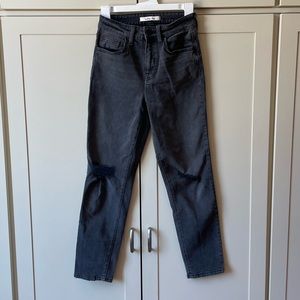 black jeans (kind of stretchy material but not jegging)